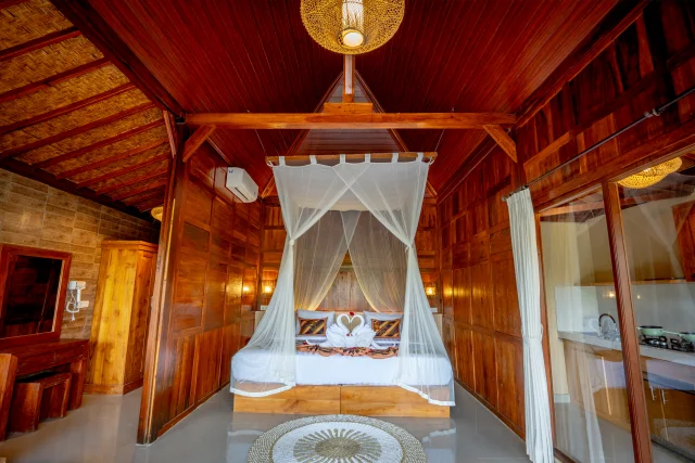 bedroom 13