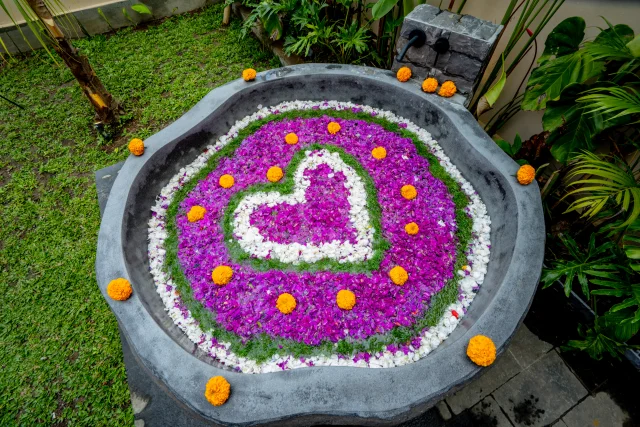 openair bathtub flower decor 2