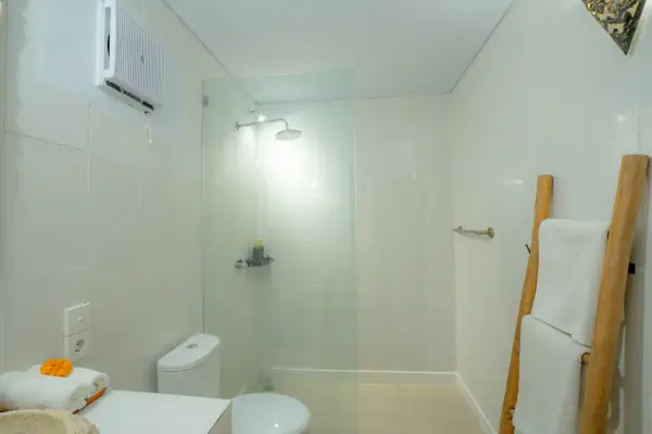 room 4 toilet 7