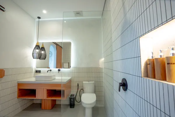bathroom 4