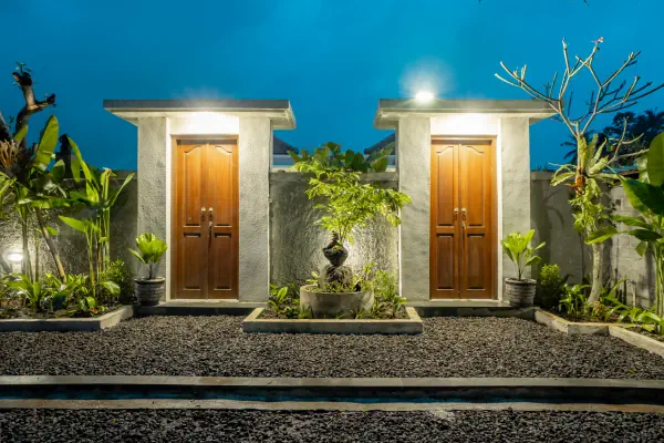 entrance parking 3