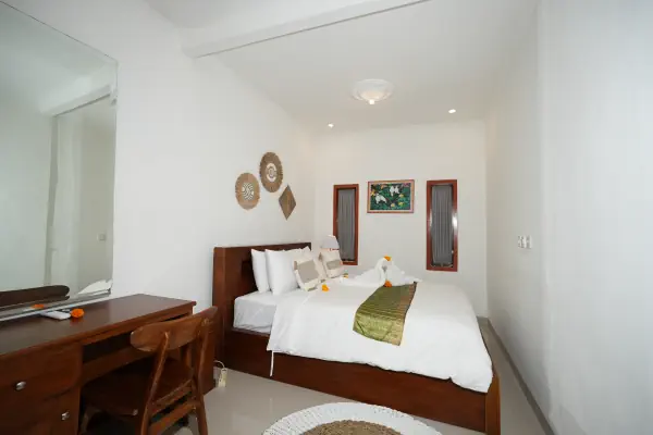 bedroom 18