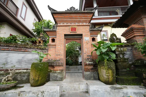 entrance 1