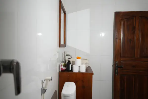 toilet 16