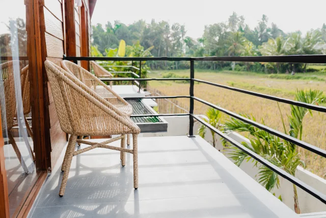 balcony 3