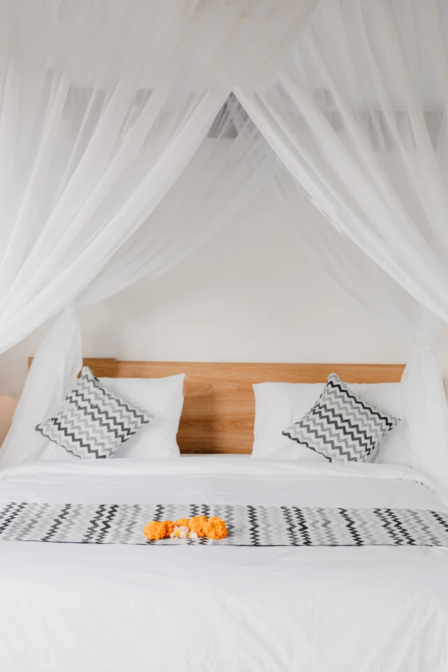 bedroom 08