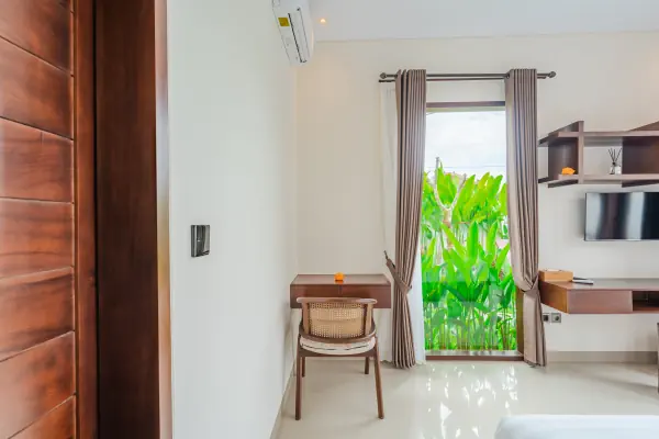 bedroom 13