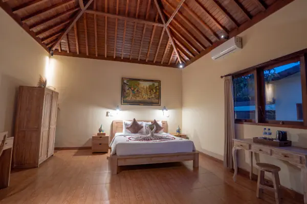 bedroom 13