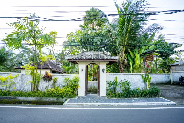 entrance parking 1