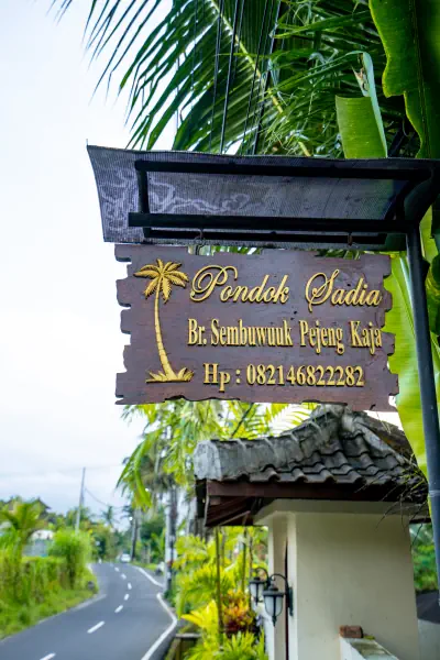 entrance parking 3